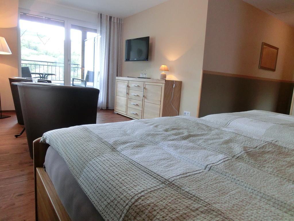 Ferienweingut Hirschen Schulstrasse Bed & Breakfast Burg  Room photo