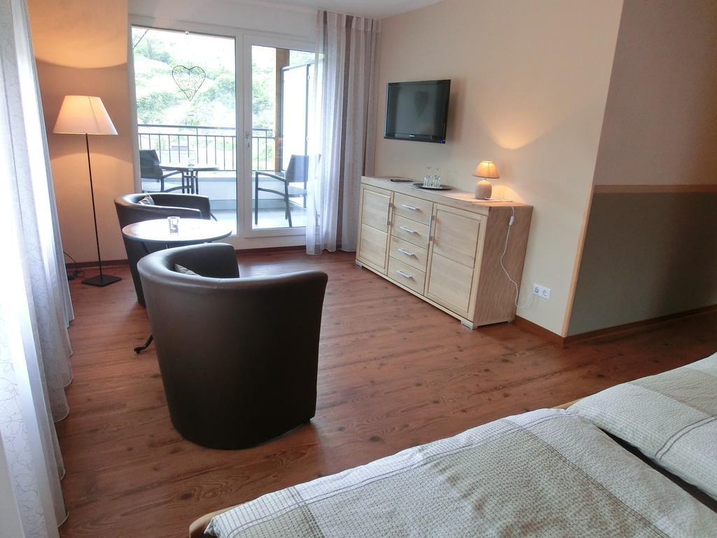 Ferienweingut Hirschen Schulstrasse Bed & Breakfast Burg  Room photo