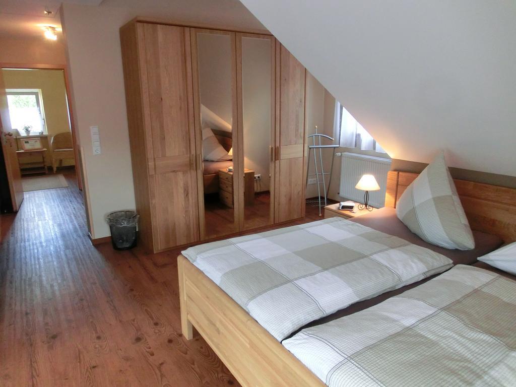 Ferienweingut Hirschen Schulstrasse Bed & Breakfast Burg  Room photo