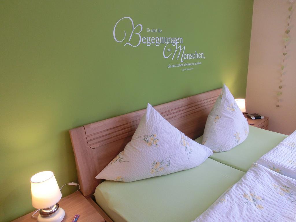 Ferienweingut Hirschen Schulstrasse Bed & Breakfast Burg  Room photo