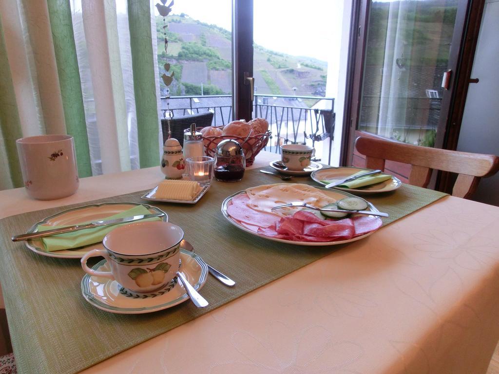Ferienweingut Hirschen Schulstrasse Bed & Breakfast Burg  Room photo