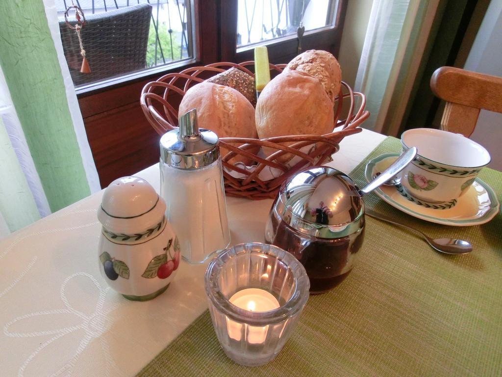 Ferienweingut Hirschen Schulstrasse Bed & Breakfast Burg  Room photo
