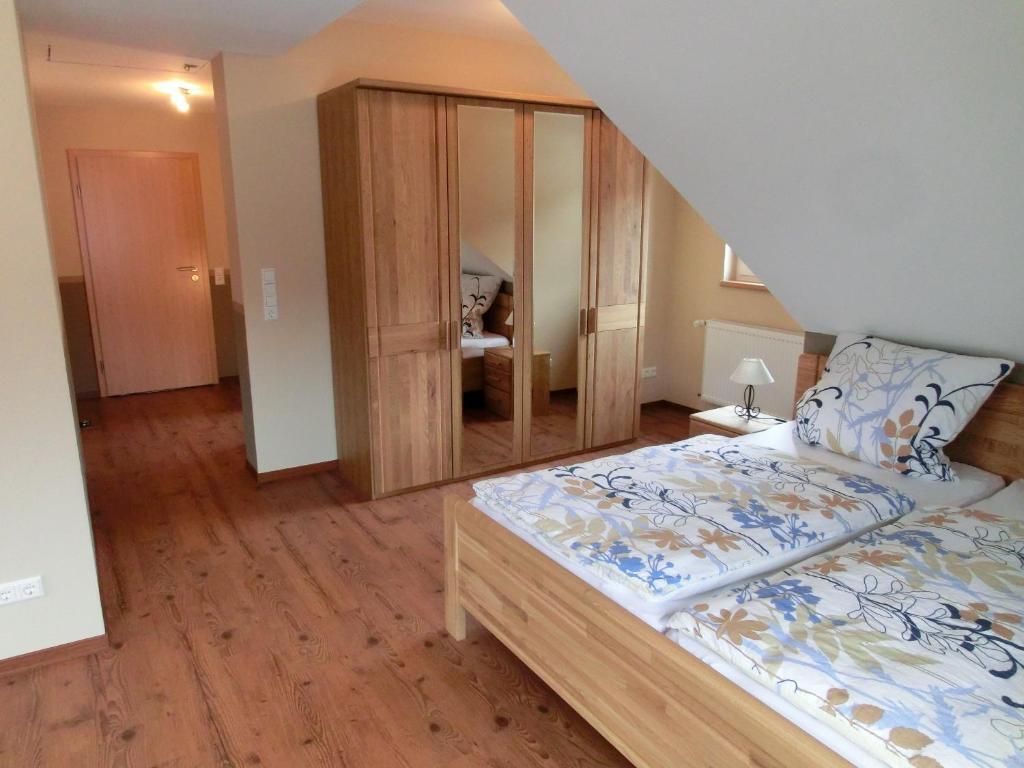 Ferienweingut Hirschen Schulstrasse Bed & Breakfast Burg  Room photo