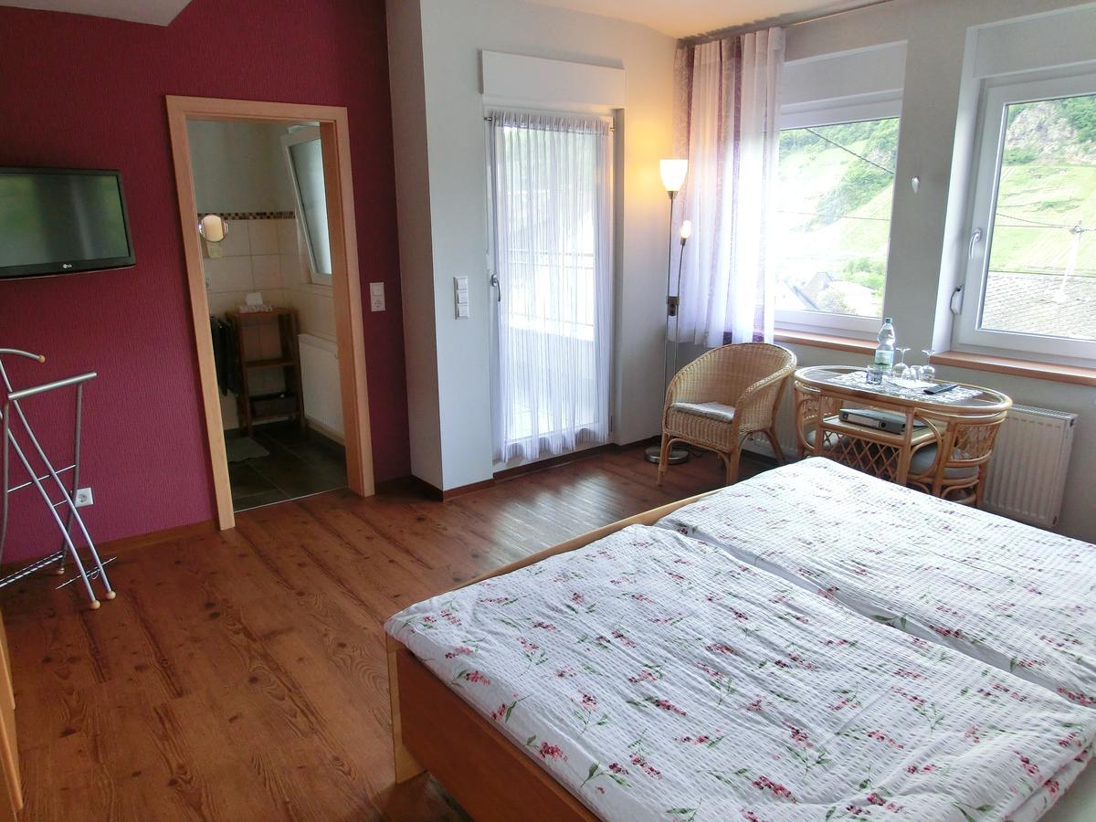 Ferienweingut Hirschen Schulstrasse Bed & Breakfast Burg  Exterior photo